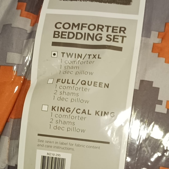 Mi•Zone Pixel Pattern Twin Comforter Set - Picture 2 of 2